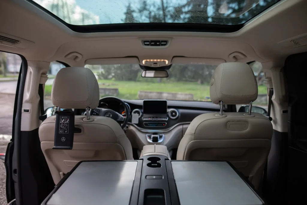 Mercedes-Benz V-Klasse Exclusive L 4x4 bérlése – BudapestCarRent.hu