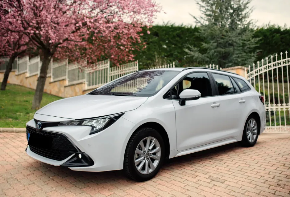 Toyota Corolla személyautó bérlés - BudapestCarRent.hu Toyota Corolla személyautó bérlés - BudapestCarRent.hu
