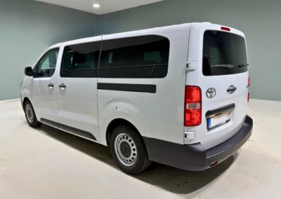 Toyota Proace Verso Base 9 személyes autó bérlése - BudapestCarRent.hu