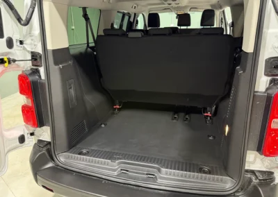 Toyota Proace Verso Base 9 személyes autó bérlése - BudapestCarRent.hu