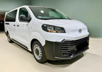Toyota Proace Verso Base 9 személyes autó bérlése - BudapestCarRent.hu