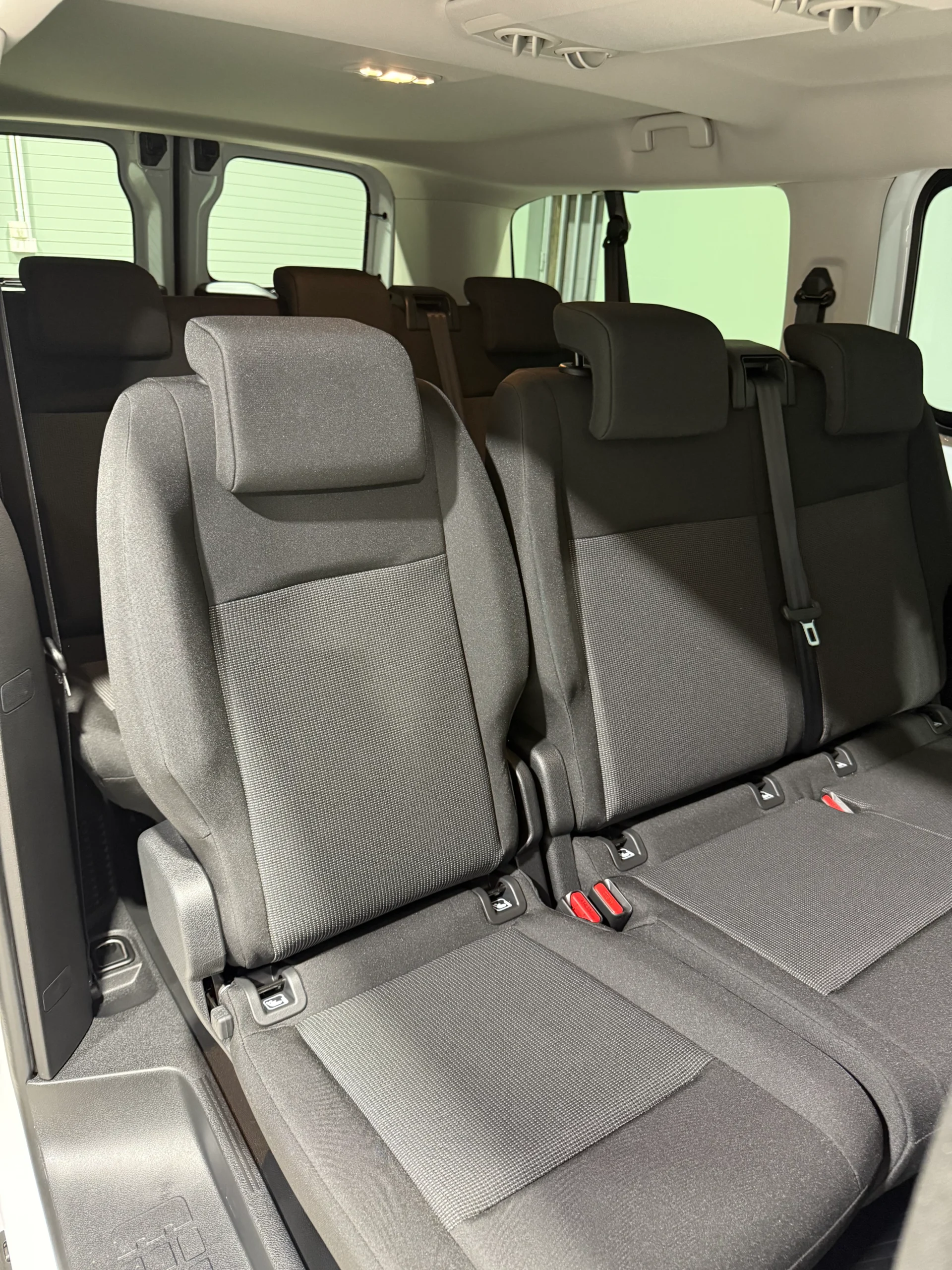 toyota-proace-base-5 Toyota Proace Verso 9 személyes autó bérése - BudapestCarRent.hu