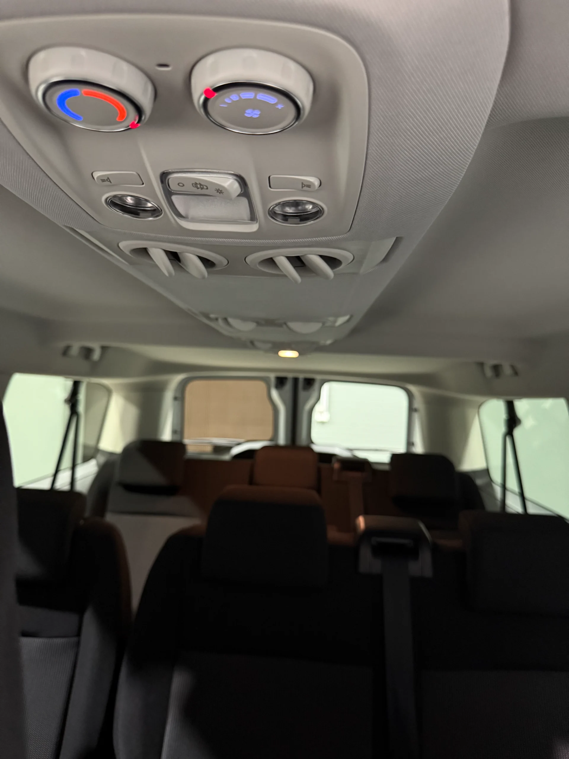 toyota-proace-base-6 Toyota Proace Verso 9 személyes autó bérése - BudapestCarRent.hu