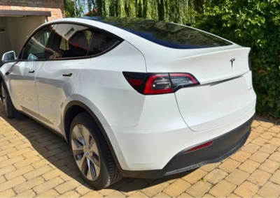 Tesla Model Y Long Range AWD bérlése – BudapestCarRent.hu