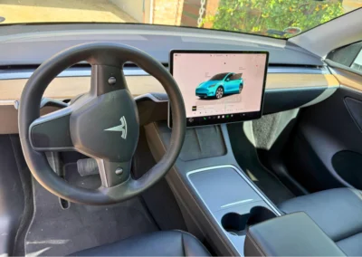 Tesla Model Y Long Range AWD bérlése – BudapestCarRent.hu