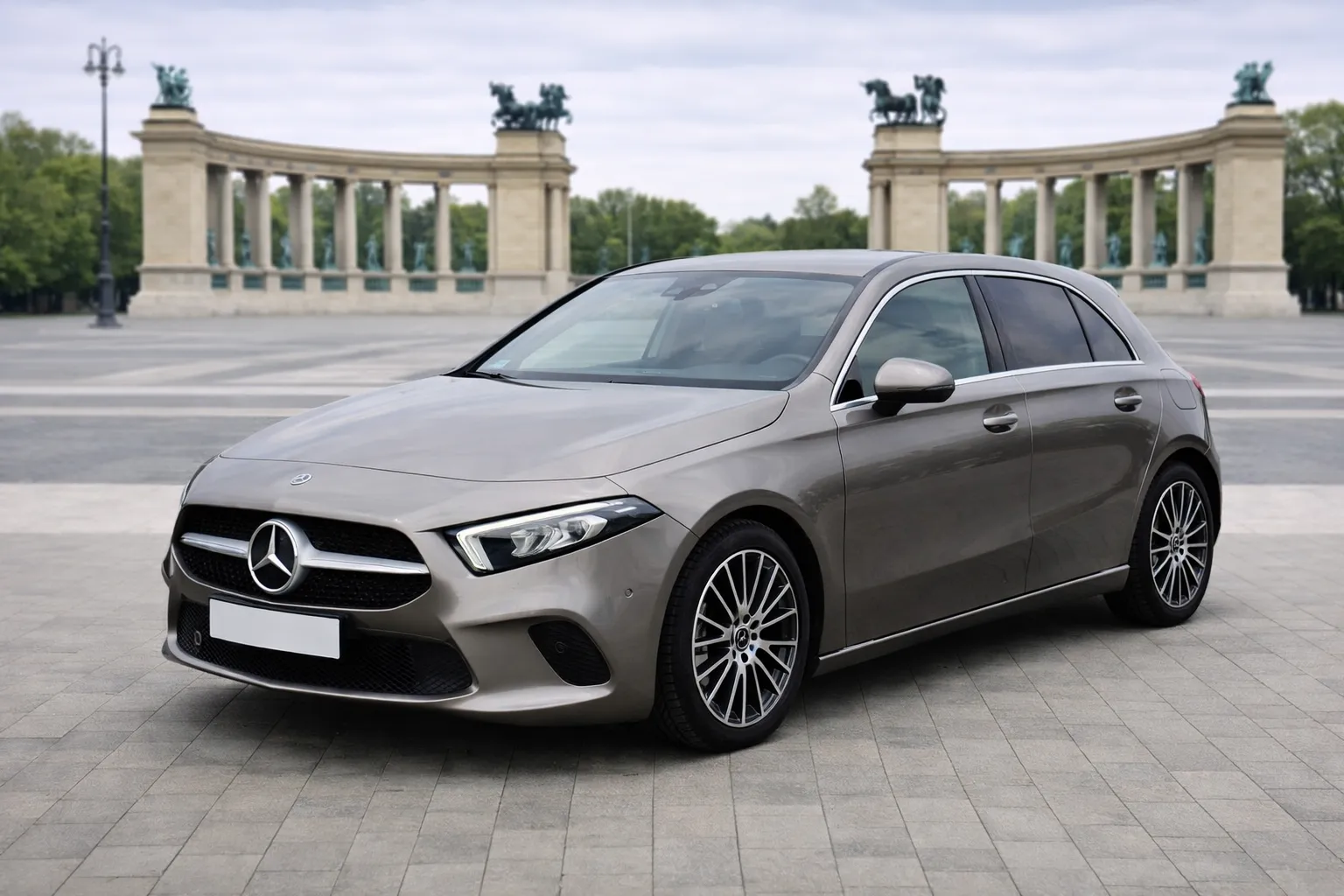 Mercedes-Benz A-osztály prémium kompakt személyautó