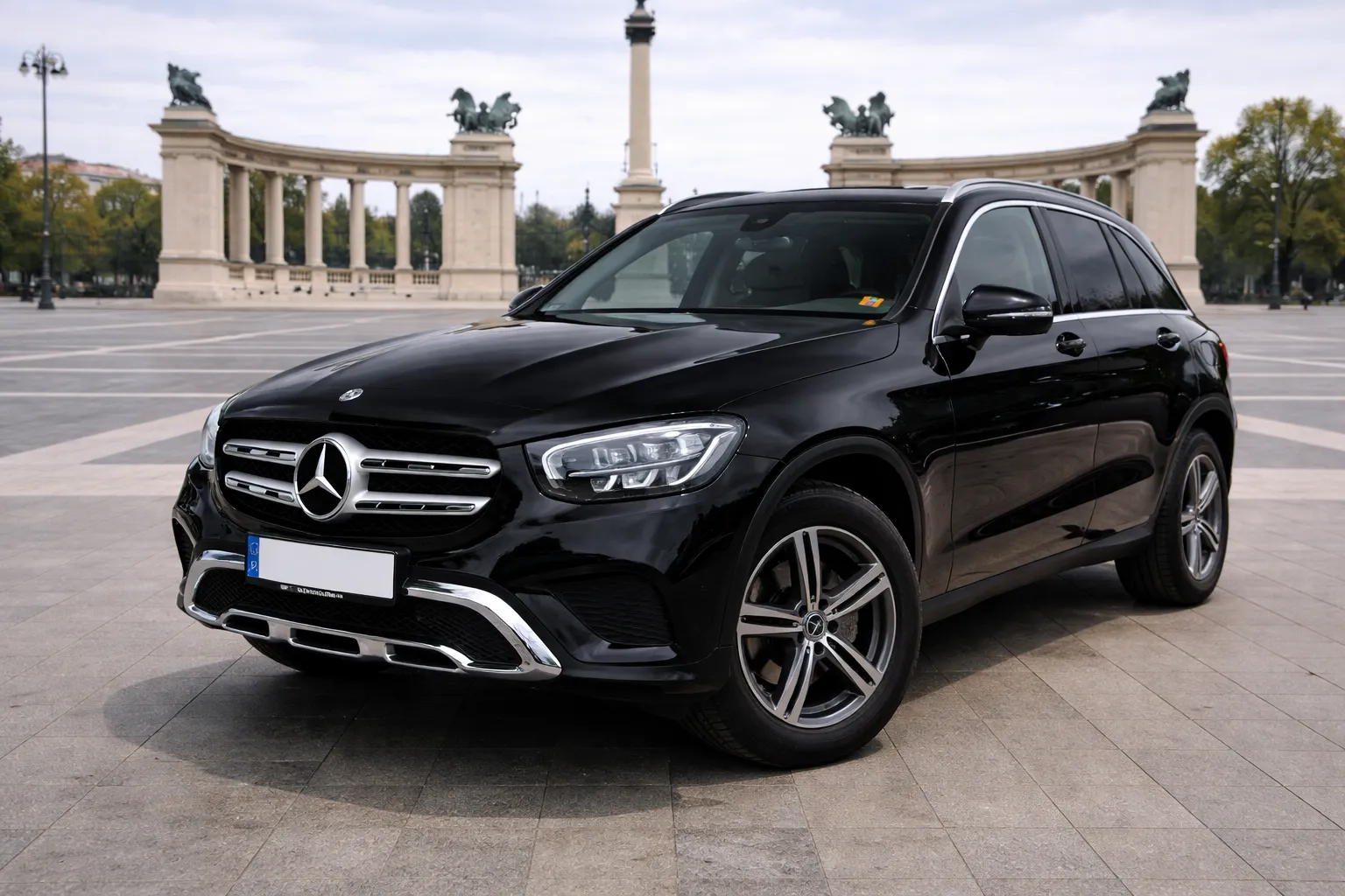 Mercedes-Benz GLC 200 prémium SUV modern kivitelben