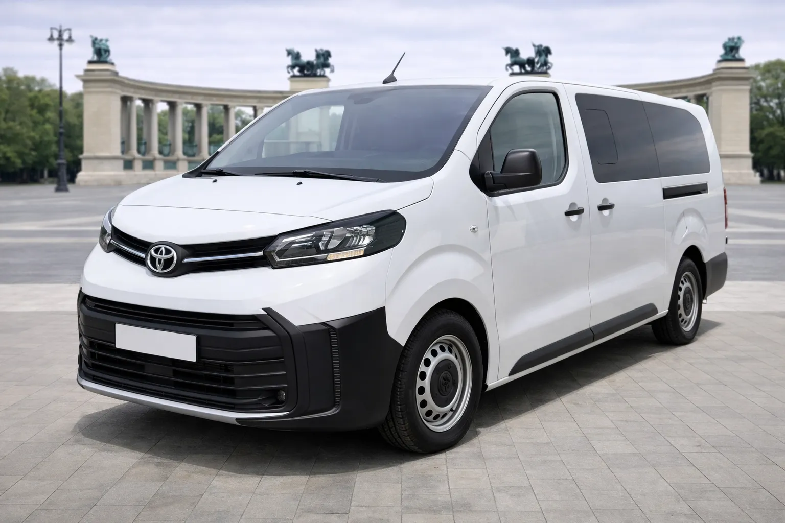 Toyota Proace Verso Base 9 személyes kisbusz